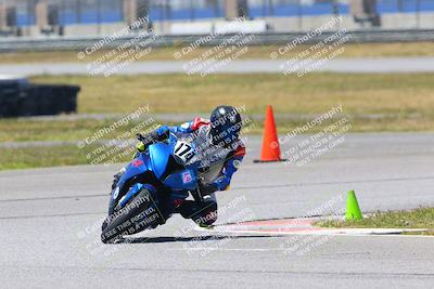 media/Apr-23-2022-Fastrack Riders (Sat) [[cb2d6ae73d]]/LEVEL 4/1PM TURN 6 OUTSIDE/